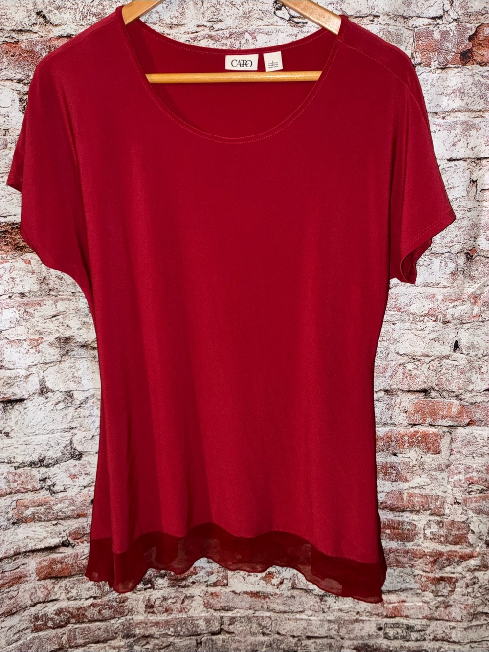 Cato Red Short-Sleeve Scoop Neck Top with Sheer Hem